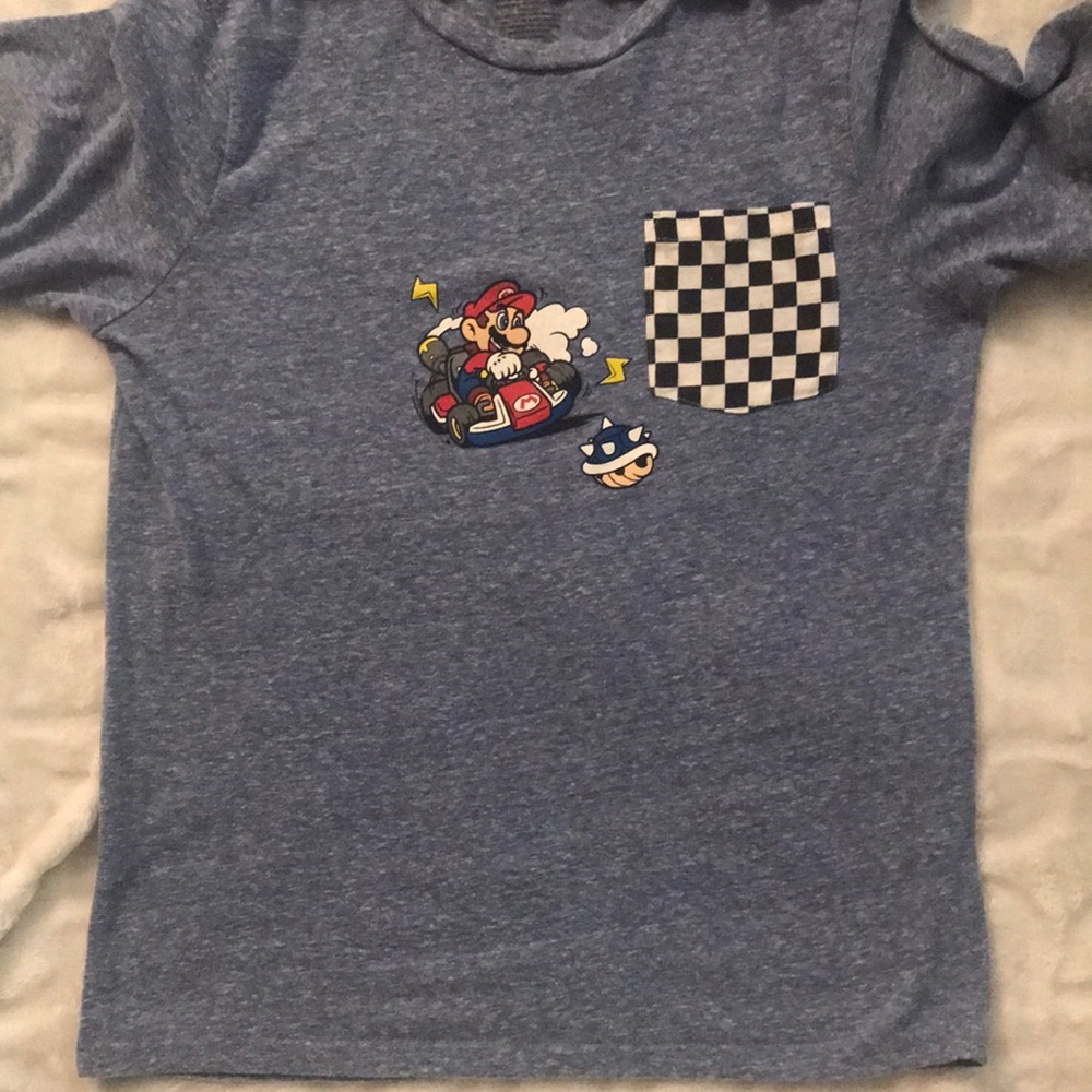 Boys T-shirt lot size large